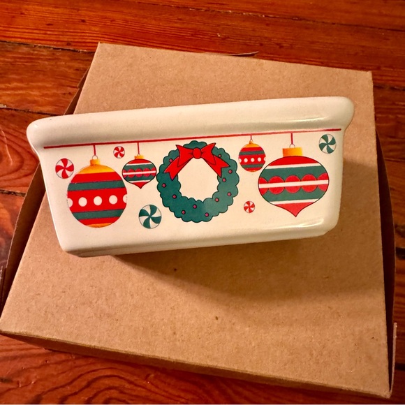 Two Holiday Themed Ceramic Mini Loaf Pans Stockinggs & Wreaths Garden Ridge - Picture 2 of 12